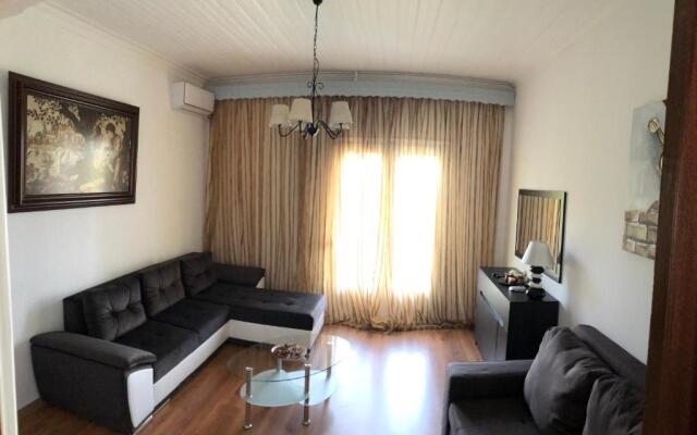 Evmorfias House