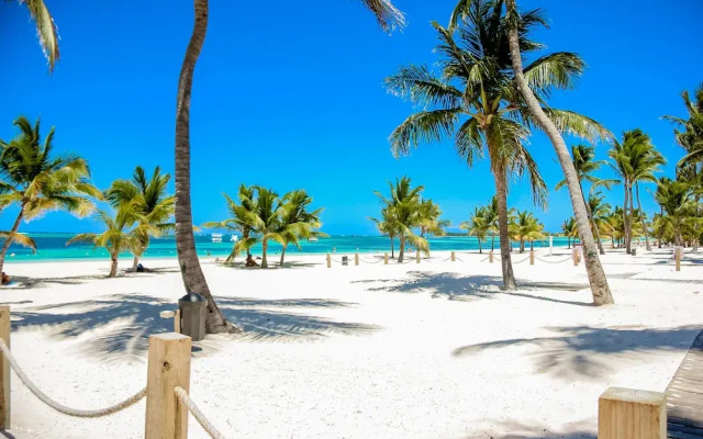 White Sands Beach