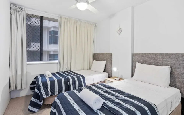 Iconic Burleigh Beachfront Apartment