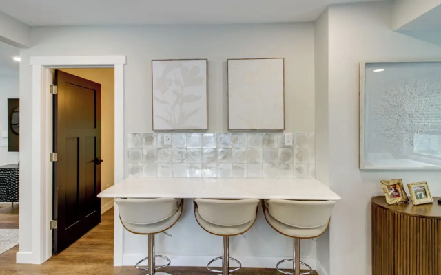 Stylish 'crosby Cottage' - 1 Mi to Serpent Lake!