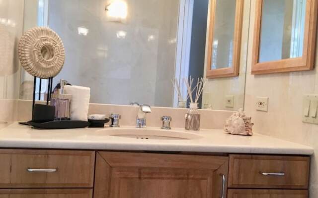 Penthouse 701 2 Bedrooms 2 Bathrooms Condo