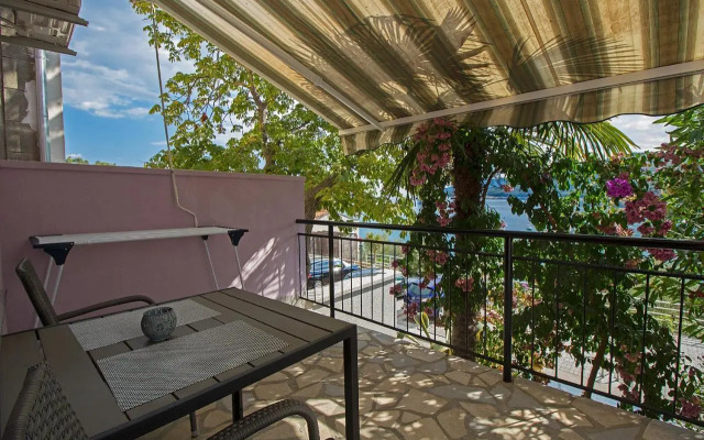 Studio app 100m from the sea, 077