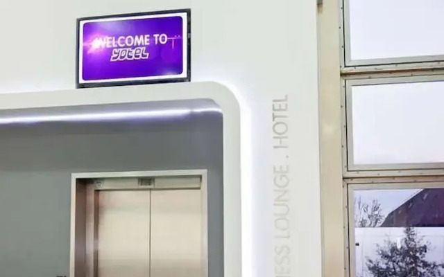 YOTELAIR London Gatwick
