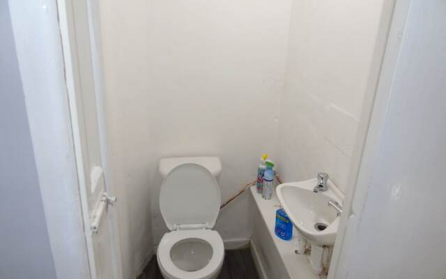 Beautiful 4-Bed Apartment