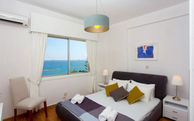 Seaside Luxury Beach Apartment