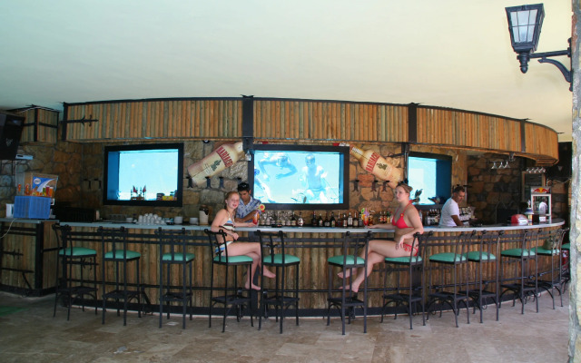 Club Aquarium Apart