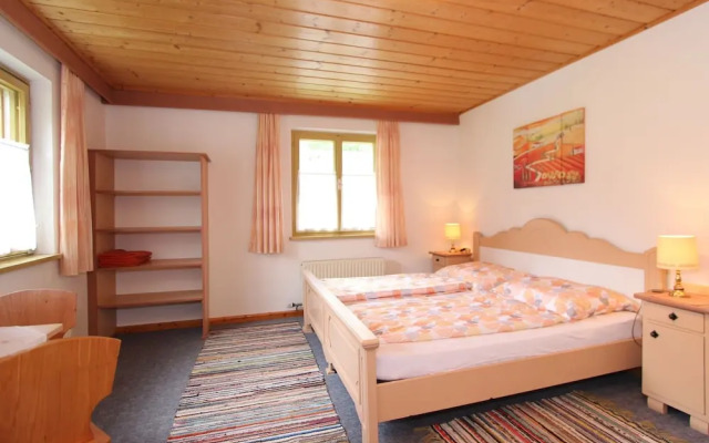 Cosy Apartment in Neukirchen near Krimmler Waterfalls