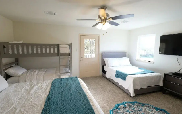 6Bdrm 4Bath 12Beds - Vacation Pool House
