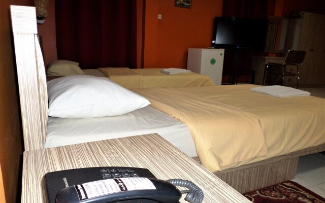 OYO 925 Emirates Hotel