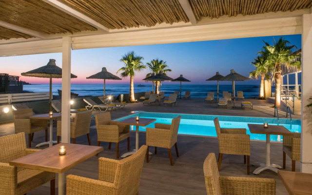 Compass Stalis Beach