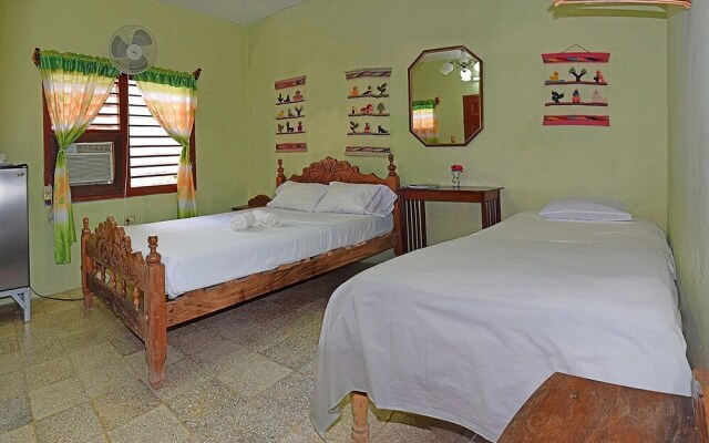 Hostal Casa Las Flores TRINIDAD