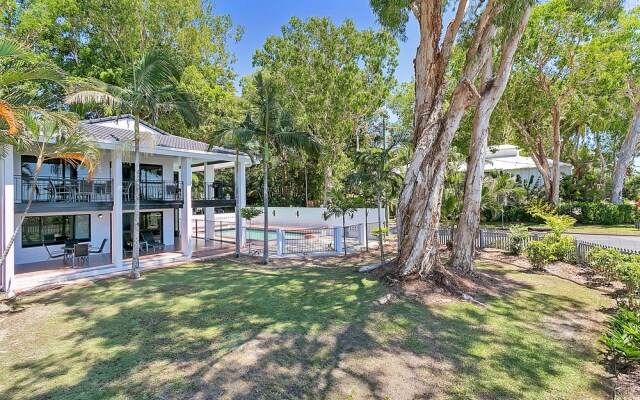 Dolce Vita Beachfront Holiday House