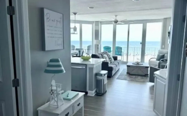 Lighthouse Condos by Hosteeva