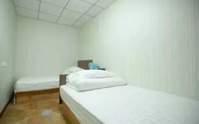 Zhaoyuan Qingfeng Theme Hotel