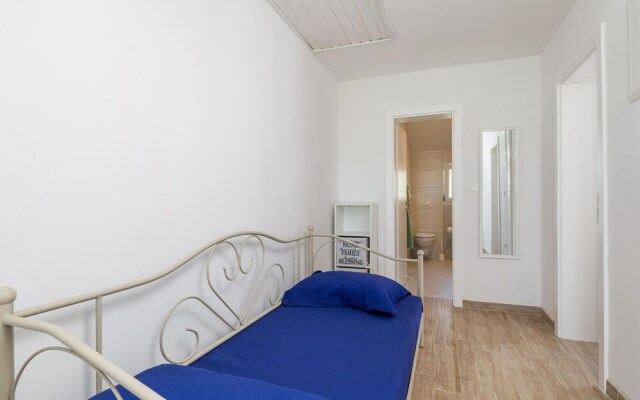 Awesome Apartment in Vlasici With 1 Bedrooms and Wifi