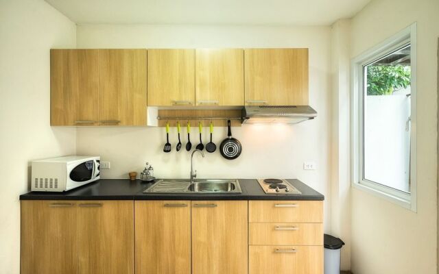 Airport Condo by Younique Travel