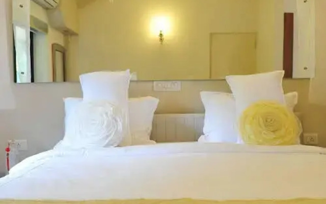 OYO 9538 Hotel Emerald De Aalayam