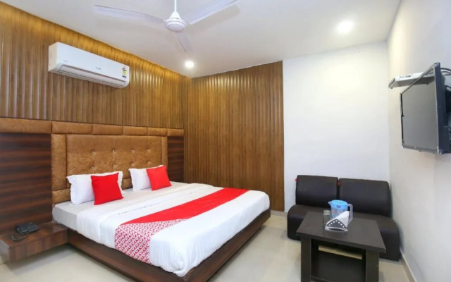 OYO 24778 Hotel 24