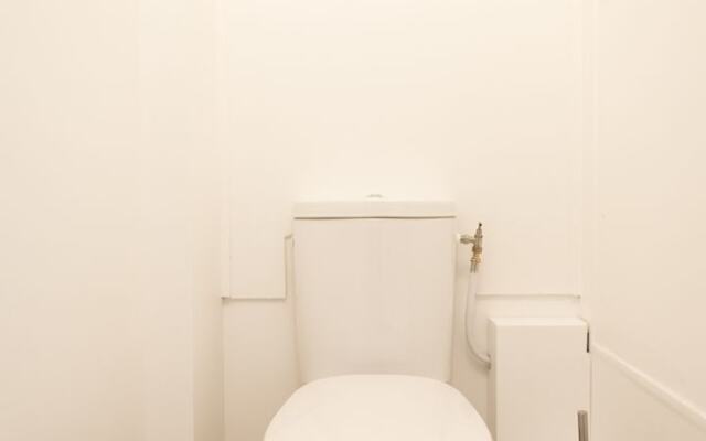 Luxembourg Gardens Hideaway