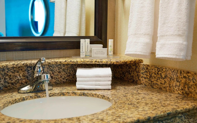 Courtyard by Marriott Woburn/Boston North