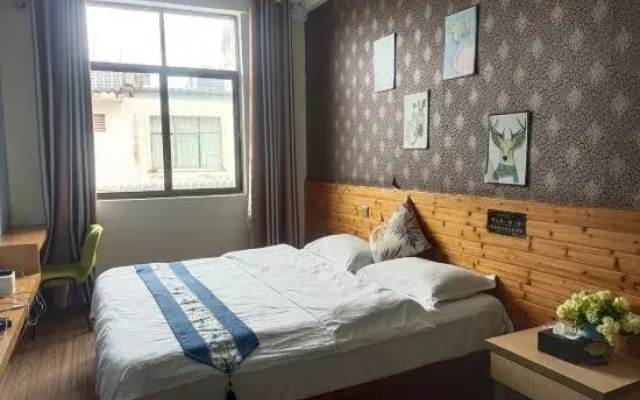 Baihai Business Hotel