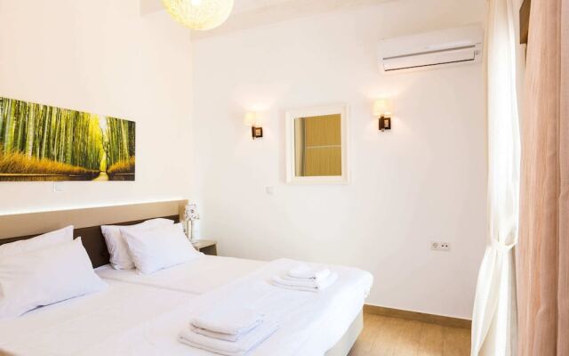 Villa in Crete With Private Pool & Beaches Nearby