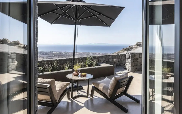 Nimbus Santorini