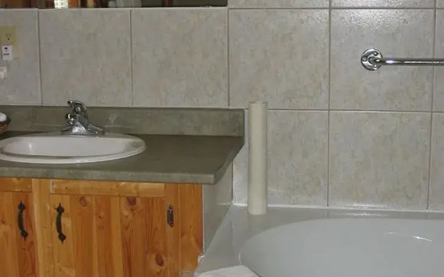 Auberge Les Jardins Inn-Motel Le Brayon & Chalets