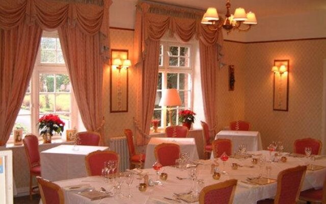 The Edgemoor Hotel