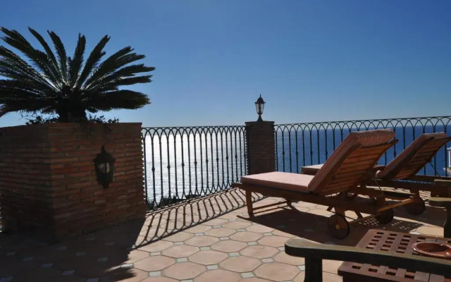 Welcome Inn Nerja