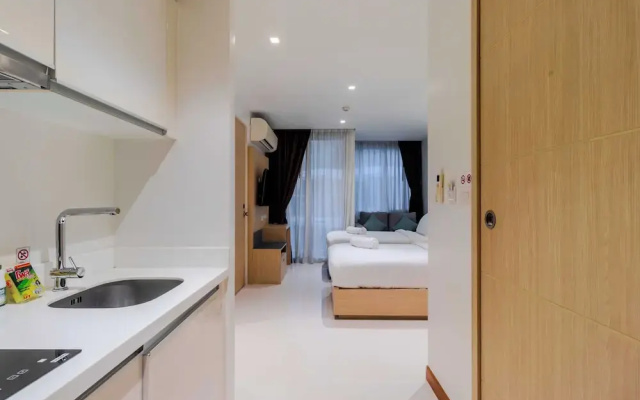 Ocean Breeze1BR Steps from the Sea C244