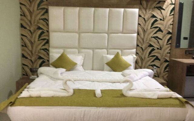 Hotel Ratan Royal Inn.