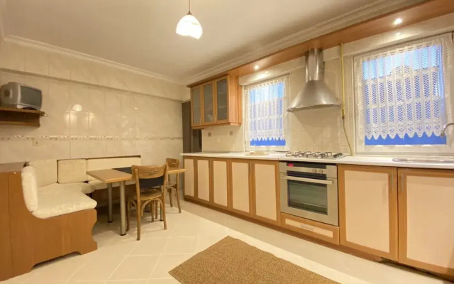 Missafir Sleek Flat in Nisantasi With Terrace