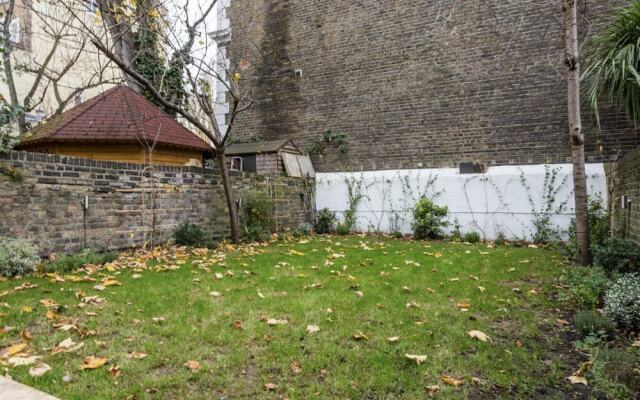 Marloes Road Lux 2 Bedrooms Apartment