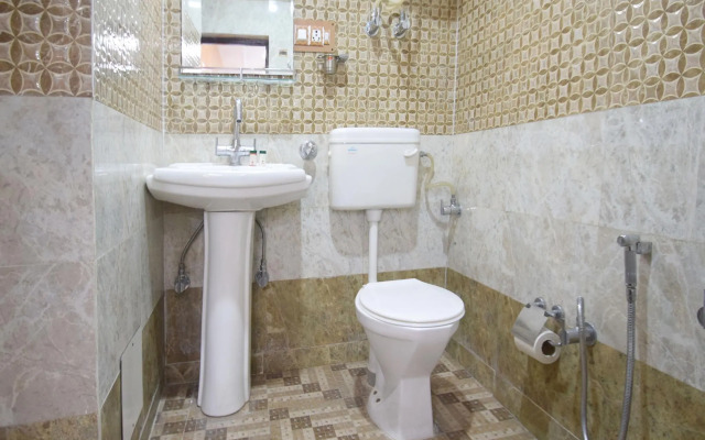 OYO 5395 Maple Inn Resort