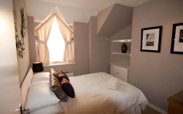 The Courtyard, Windsor, 2 Beds