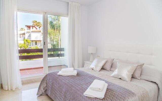 Luxury Duplex Penthouse Alcazaba Beach - RDR157