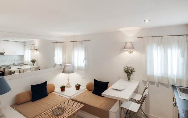 Lovely 1-bed Penthouse in Lesseps