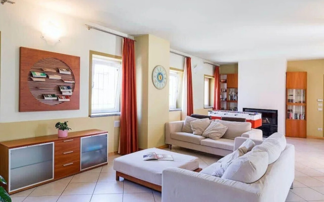 Villa Near Milan With Swimming Pool