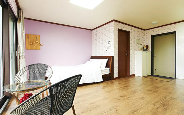 Seogwipo Sandule Pool House Pension