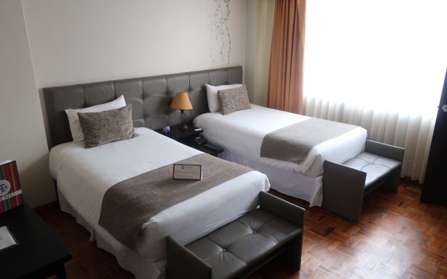 Hotel Embassy