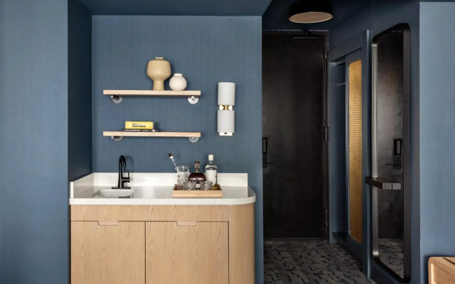 Kimpton Theta New York - Times Square by IHG