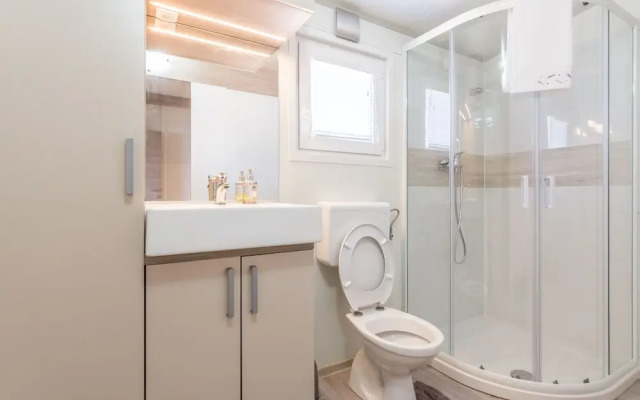 Mobile Home Rock Rose 2