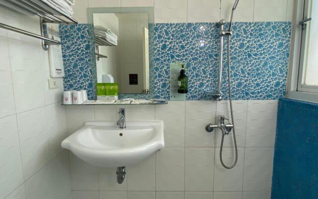 Huaxiang Hotel - Zuoying