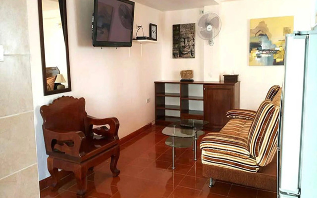 Richman Poorman Guesthouse