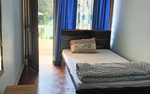 Ronglyang Lotus Villa Homestay (Near MG Road)