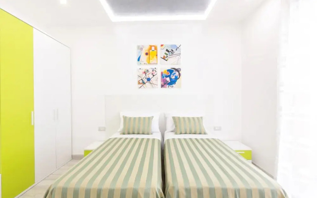 New & Stylish two Bedroom Apartment with Balconies