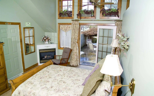 WeatherPine Inn