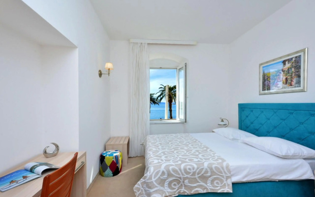 Hotel Adriana
