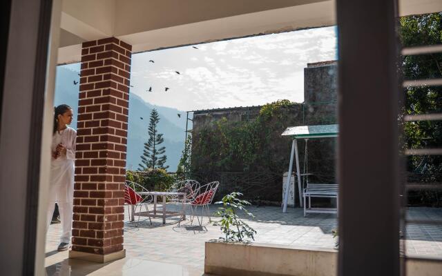 Swiss Cottage and Spa by Salvus